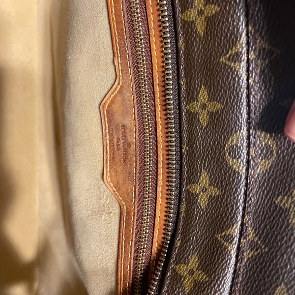 [SOLD] Louis Vuitton Luco Monogram Tote - Picture 3 of 15